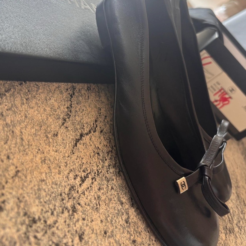 vintage CHANEL Black Loafers with Bows - Picture 4 of 5